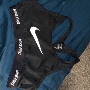 Nike sports bra black